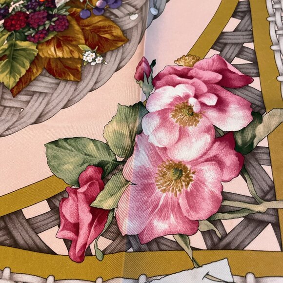 Vintage Gucci Floral Silk Scarf - Picture 5 of 14